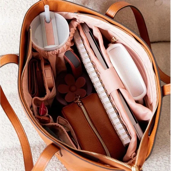 Poppy & Peonies Go Getter Tote Chestnut - Picture 2 of 10